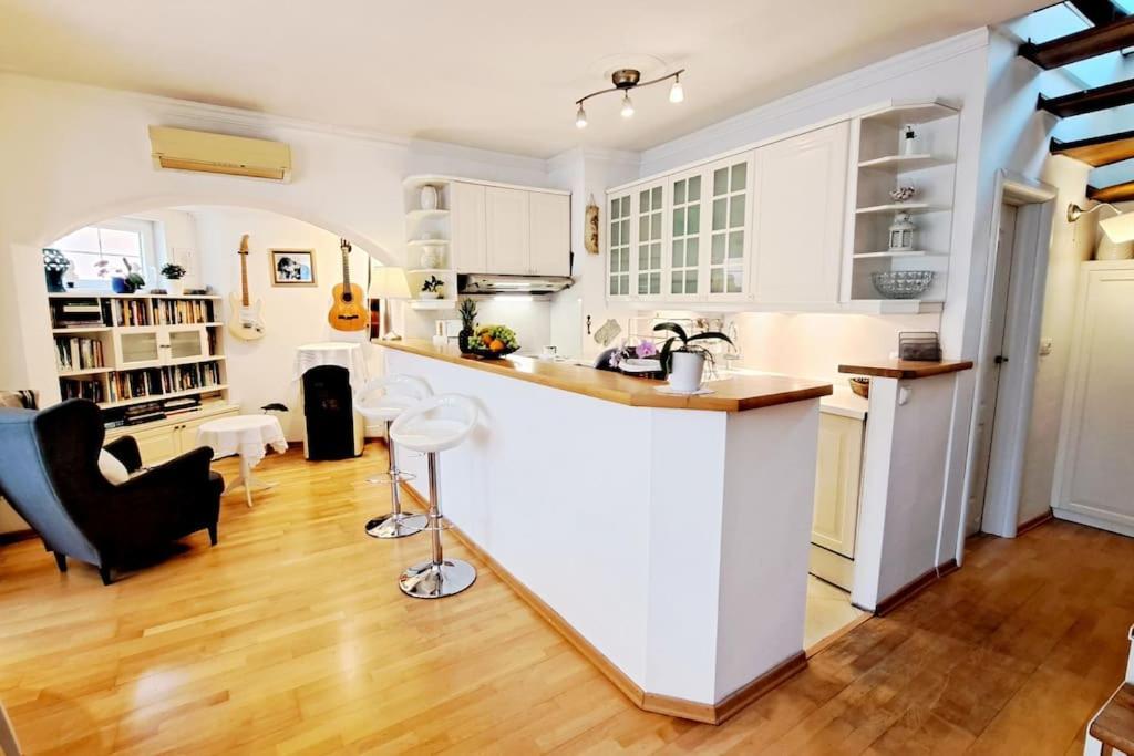 Ellity Apartment Crikvenica Bagian luar foto