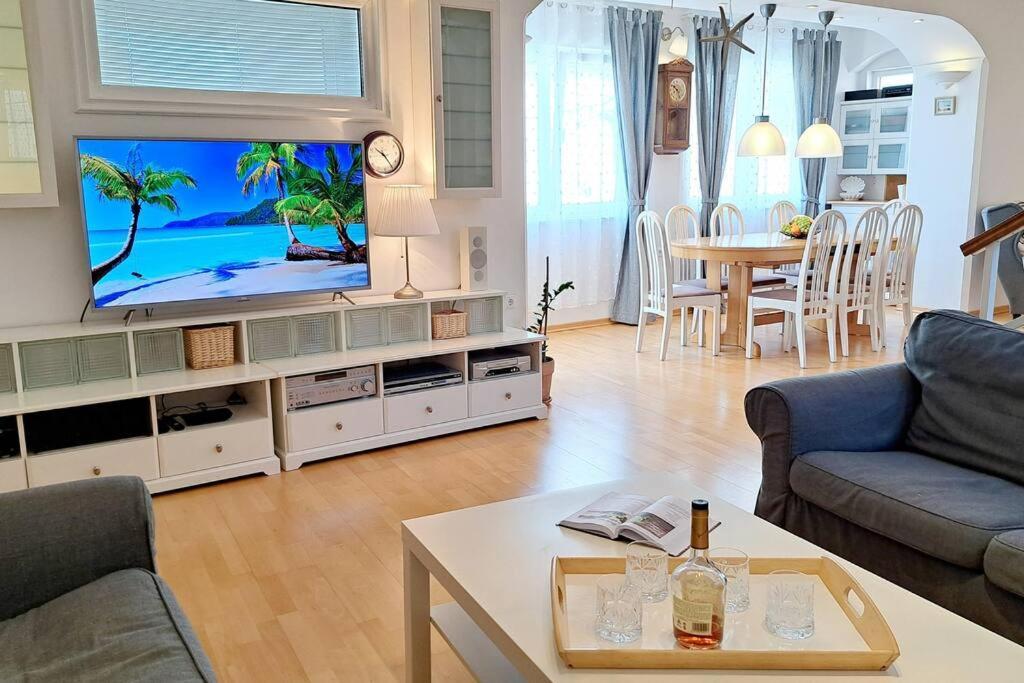 Ellity Apartment Crikvenica Bagian luar foto