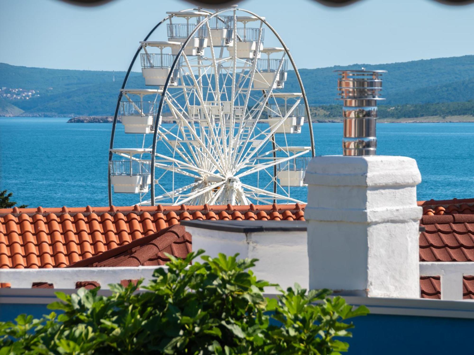 Ellity Apartment Crikvenica Bagian luar foto